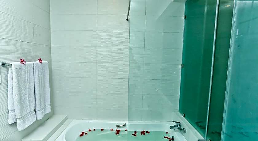 Golden Star Beach Hotel