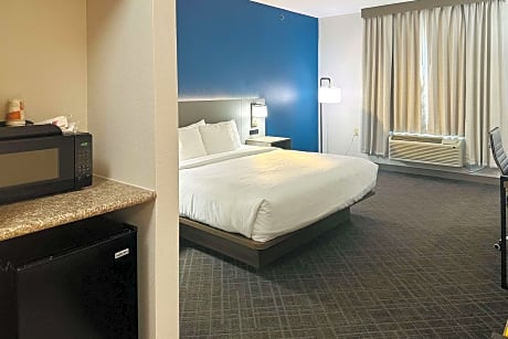 1 King Bed, Nonsmoking