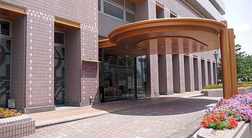 U-Community Hotel