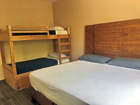 Quadruple Room with Private Bathroom