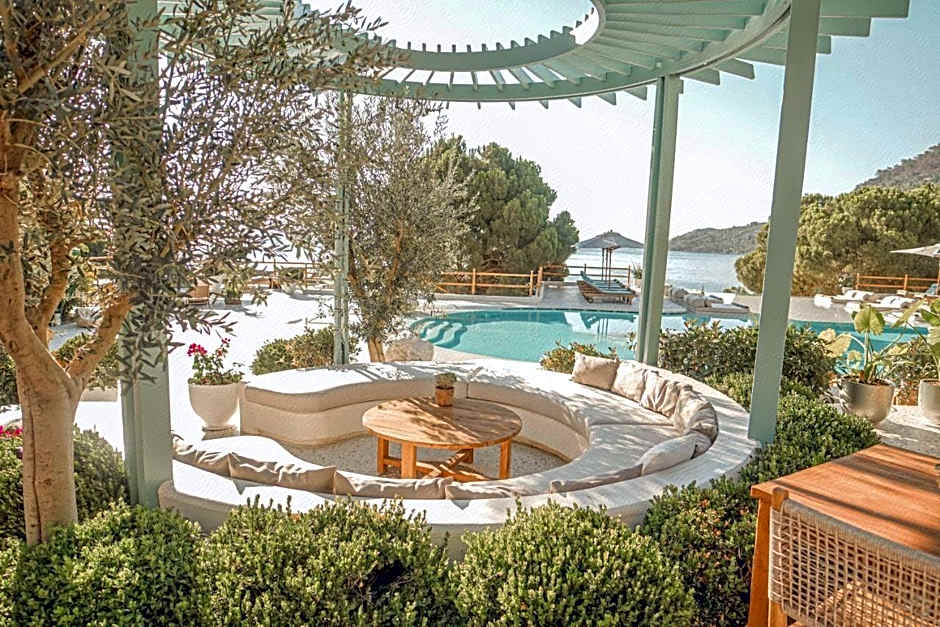 Perios Beach House - Adults Only