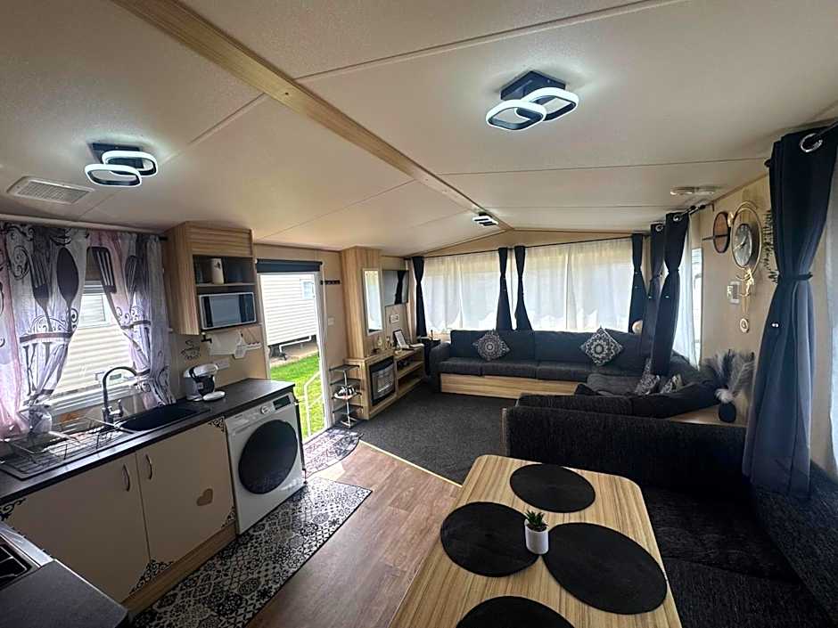 Holiday Park Caravan Fluffy in Harts Holiday Park