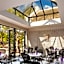Leeu House