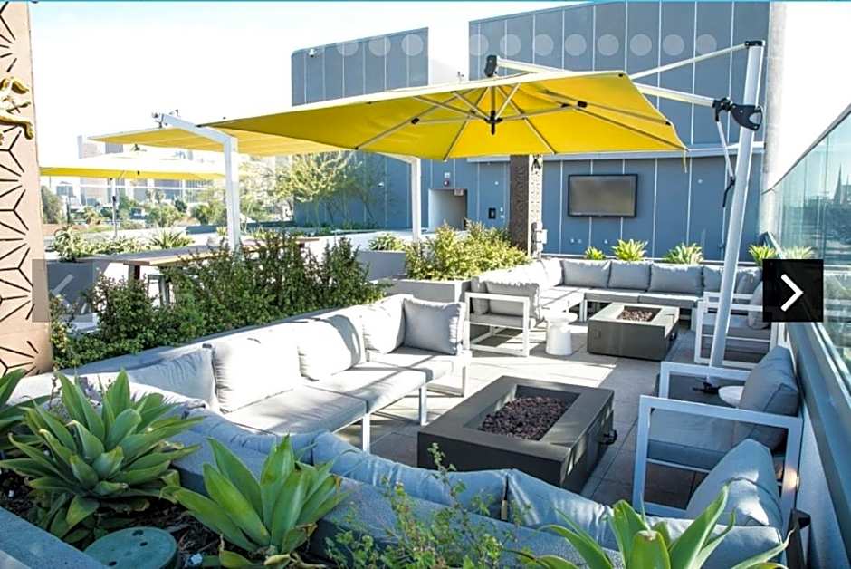 Downtown Los Angeles Skyline balcony view Modern Penthouse