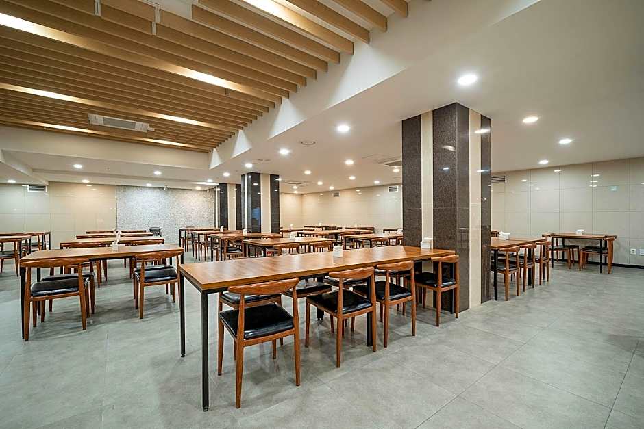 Chungchoho Best Hotel
