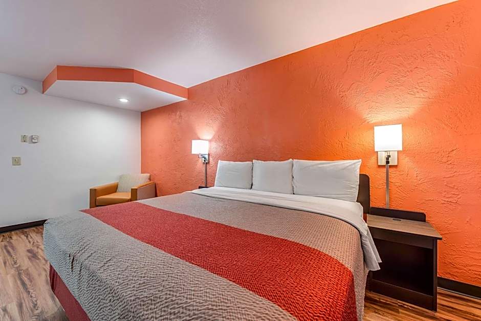 Motel 6-Saint Paul, MN - I-94