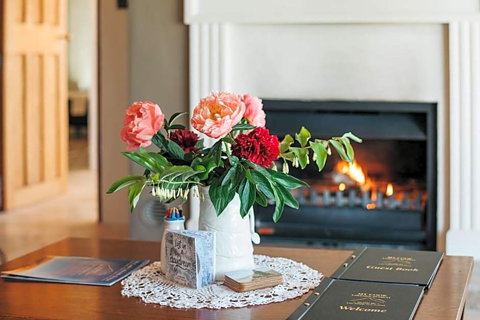 Mt Cook Lakeside Retreat