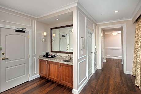 Premium King Room