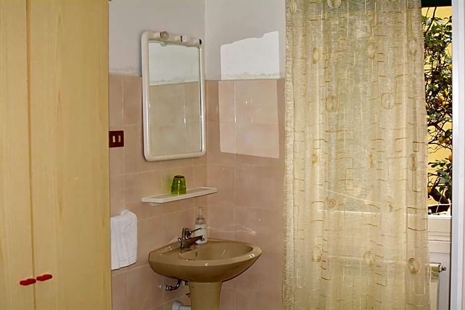 HOTEL LA MADUNINA