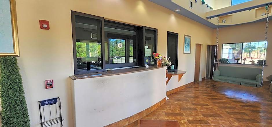 Regency Inn & Suites By Capital O Houston IAH Airport