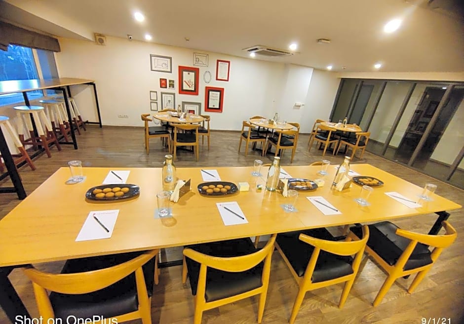 HOTEL ASRANI INTERNATIONAL