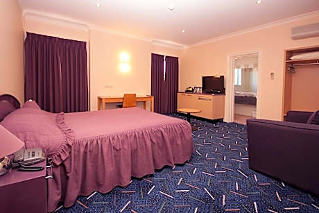 Mitchell River Tavern