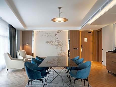 Superior King Suite with Sofa Bed