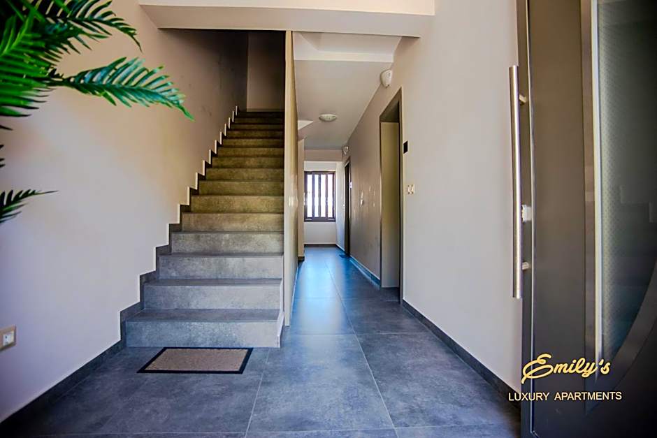 EMILY'S LUXURY APARTMENTS/ GARDEN