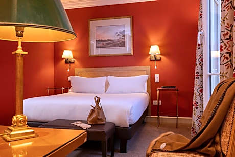 Superior Double Room with Terrace and Eiffel Tower View