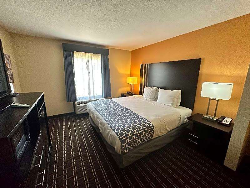 Best Western Plus Bass Hotel & Suites