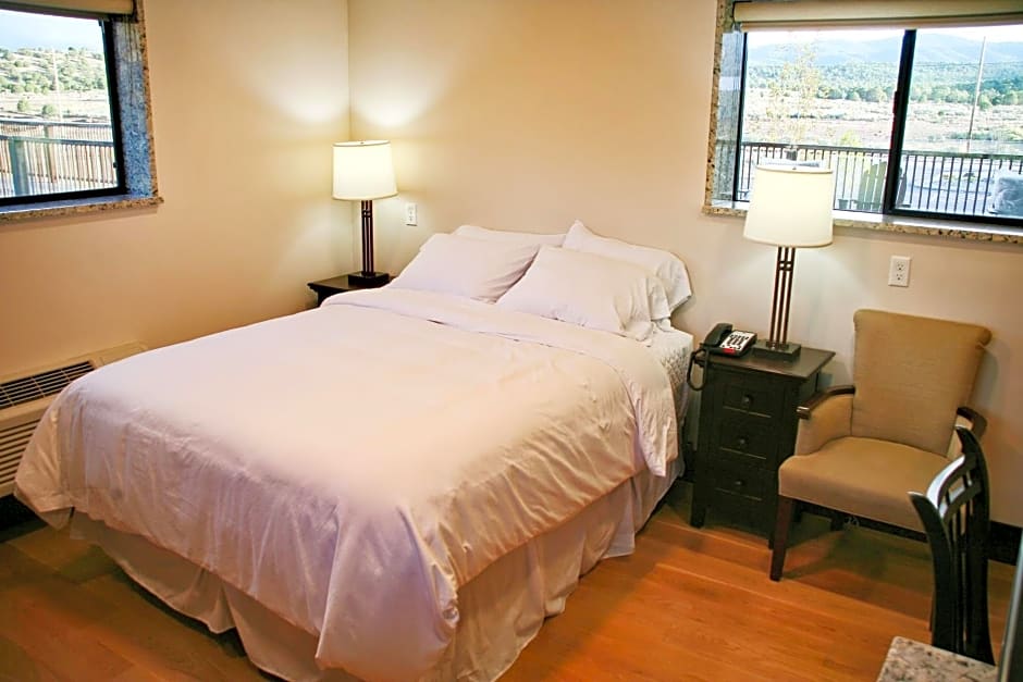 Iron Springs Luxury Lodge & Spa