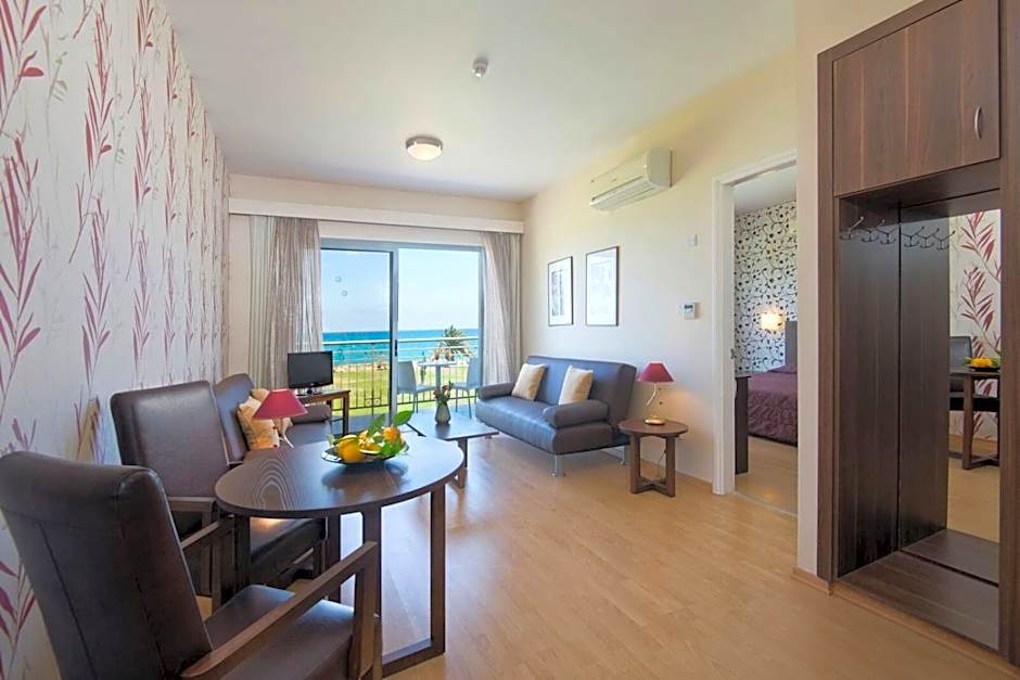 Natura Beach Hotel And Villas