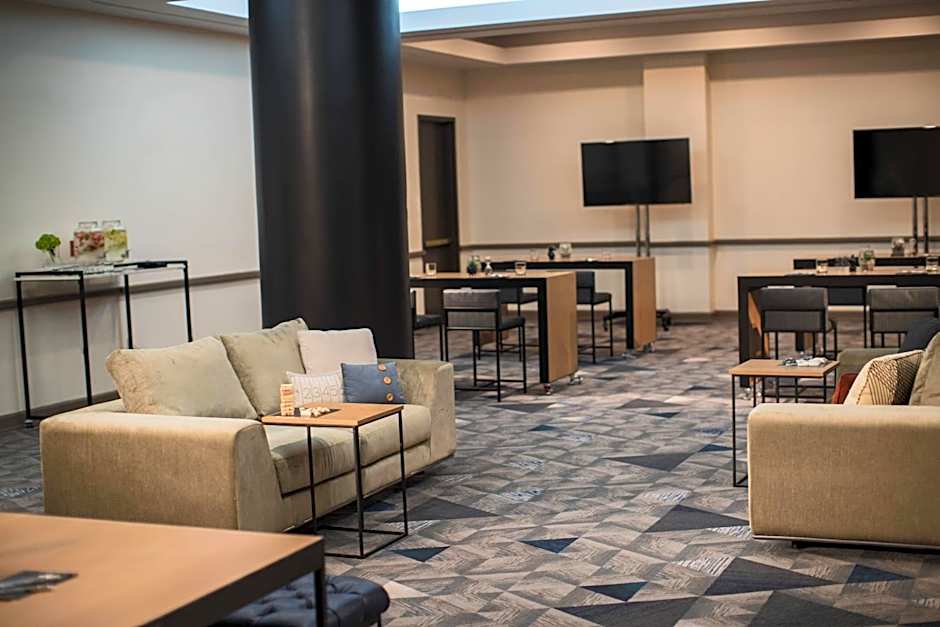 Renaissance by Marriott Toledo Downtown Hotel