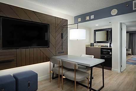 Premium Queen Suite with 2 Queen Beds