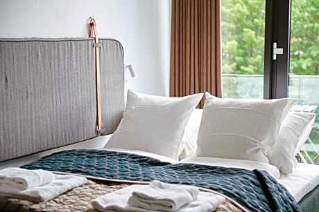 1BR apartment with Balcony