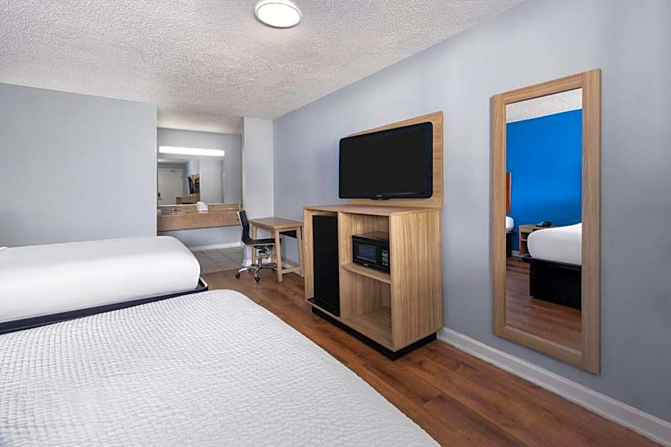 Super 8 by Wyndham Portsmouth - Norfolk