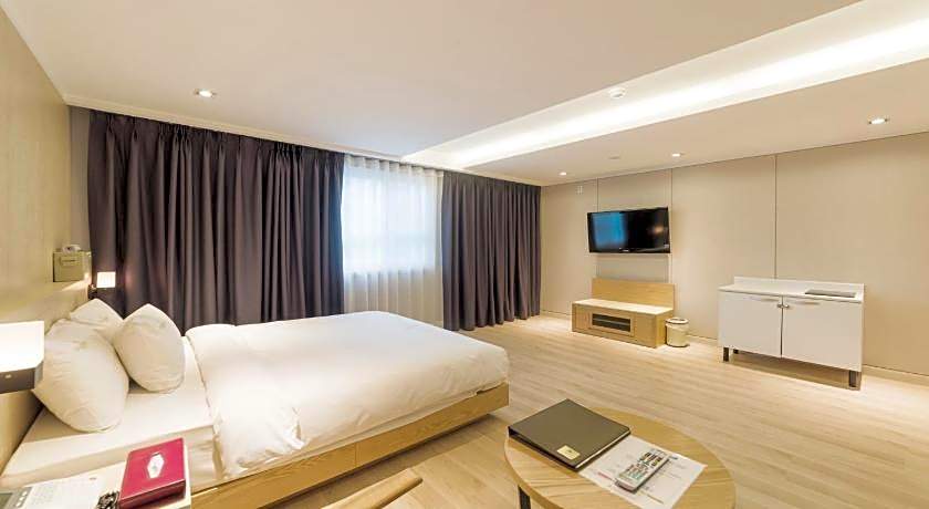 Reborn Suwon Silkroad Hotel