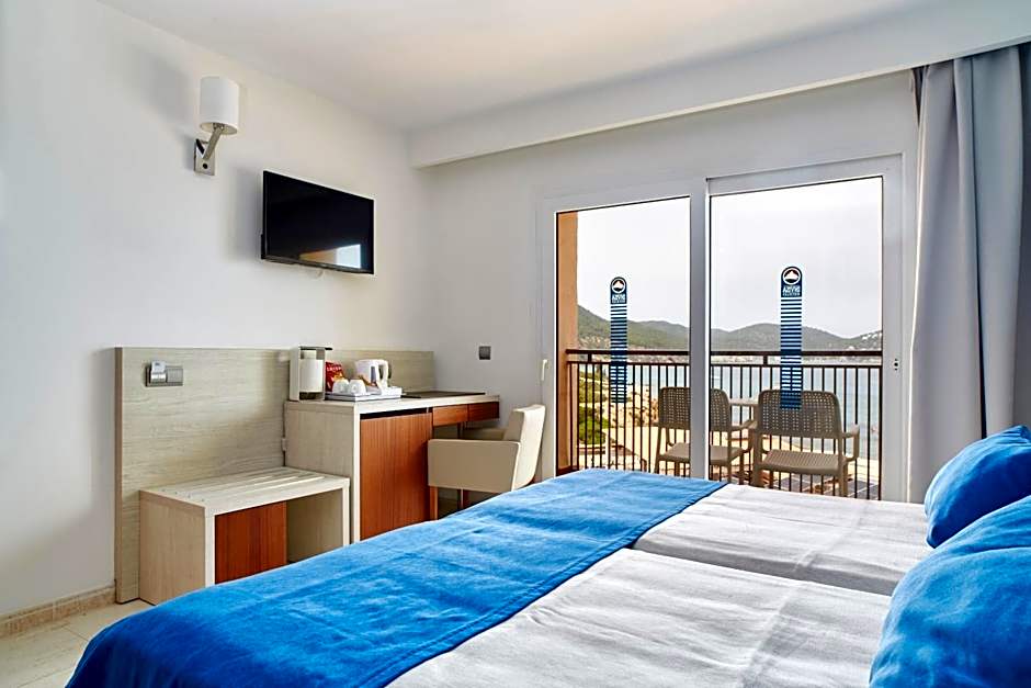 Invisa Hotel Club Cala Blanca