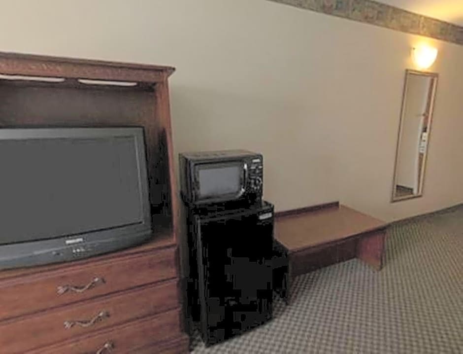 Holiday Inn Express Hotel & Suites Forest, an IHG Hotel