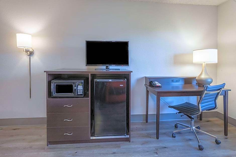 Super 8 by Wyndham Wausau