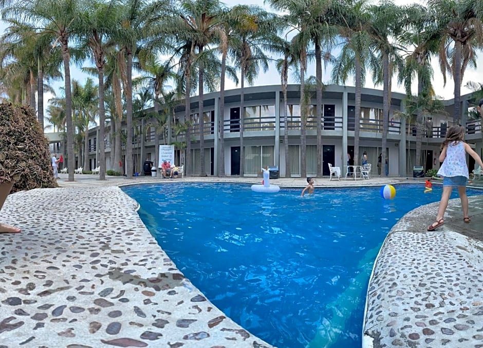 Hotel Suites del Real