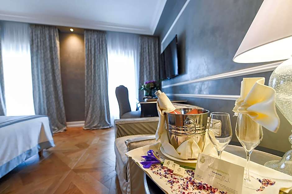 Savoia & Jolanda Hotel