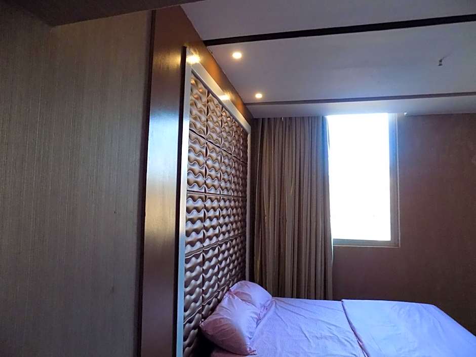 Freedom City Hotel