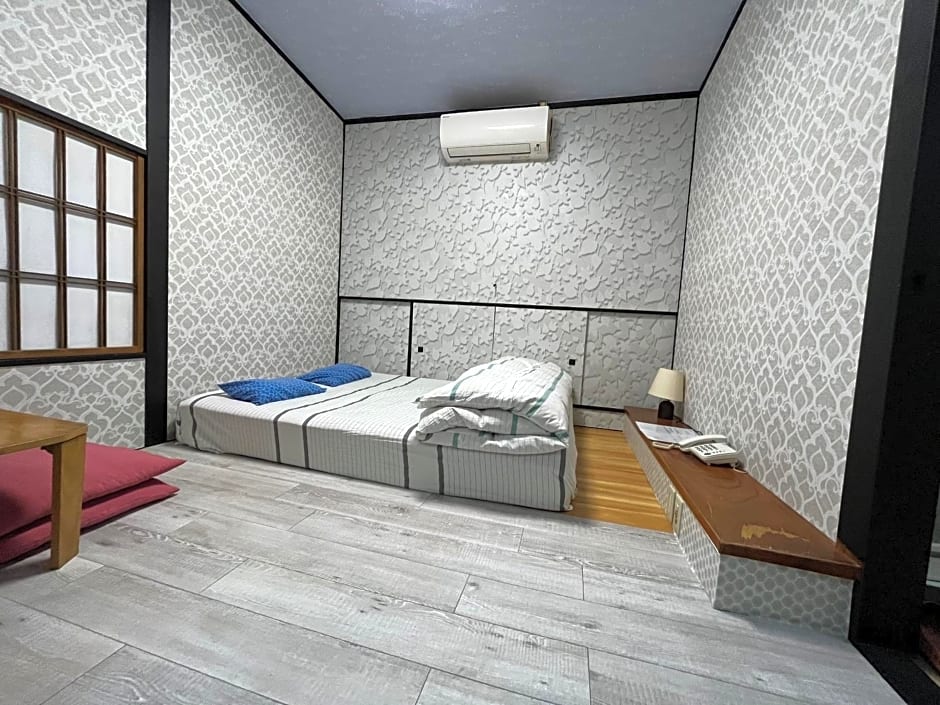 Lucky Hotel