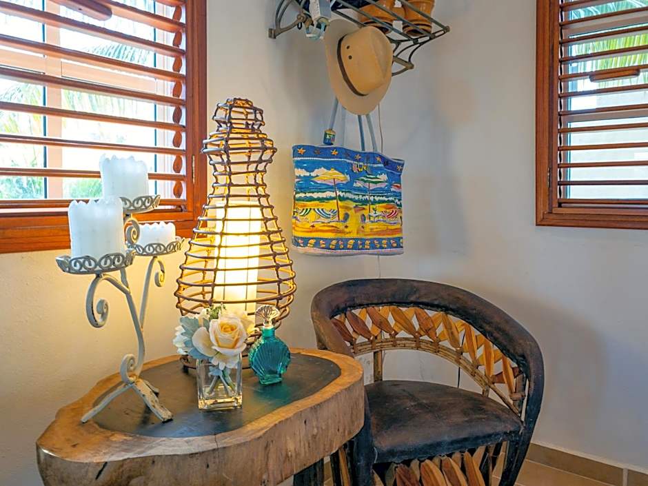 Casa Zarah - Hacienda Family Home - Pool and 2-Block to Beach