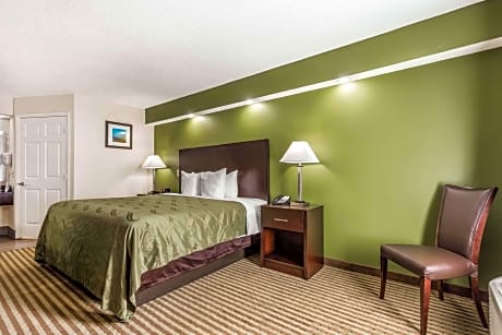 1 King Bed, Smoking