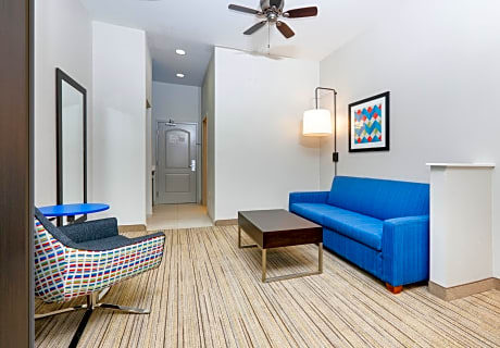 Suite with Two Beds - Non-Smoking