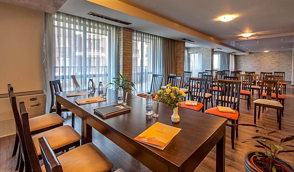 Grand Royale Apartment Complex & Spa