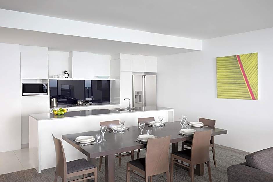 Mantra Circle on Cavill Surfers Paradise