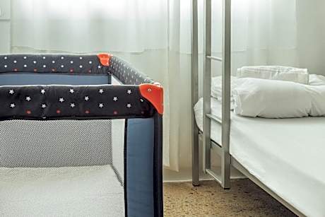 Quadruple Room with Private External Bathroom