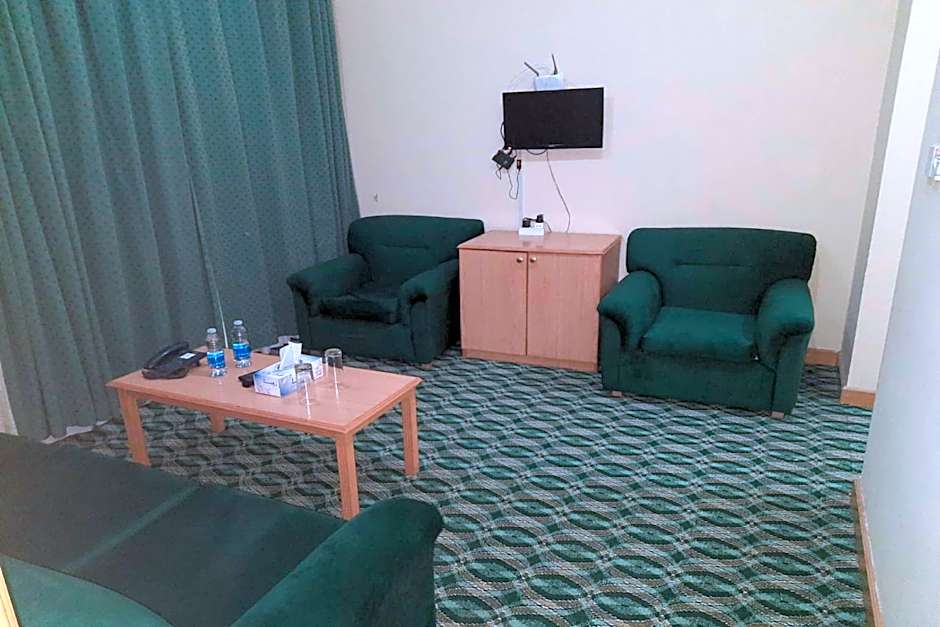 OYO 142 Al Sharqiya Sands Hotel