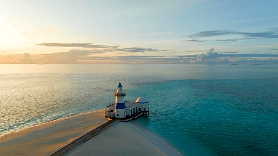 Intercontinental Maldives Maamunagau Resort with Club benefits - IHG Hotel