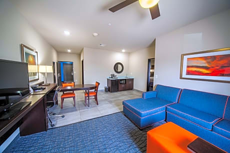1 King Bed 1 Bedroom Suite
