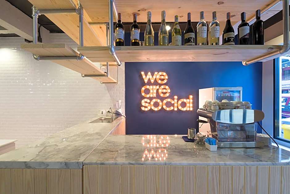 Alfresco Phuket Hotel