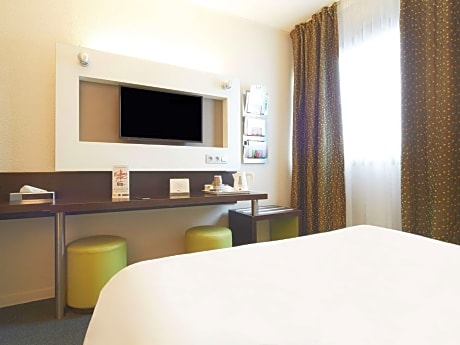Standard Room - 1 Double Bed