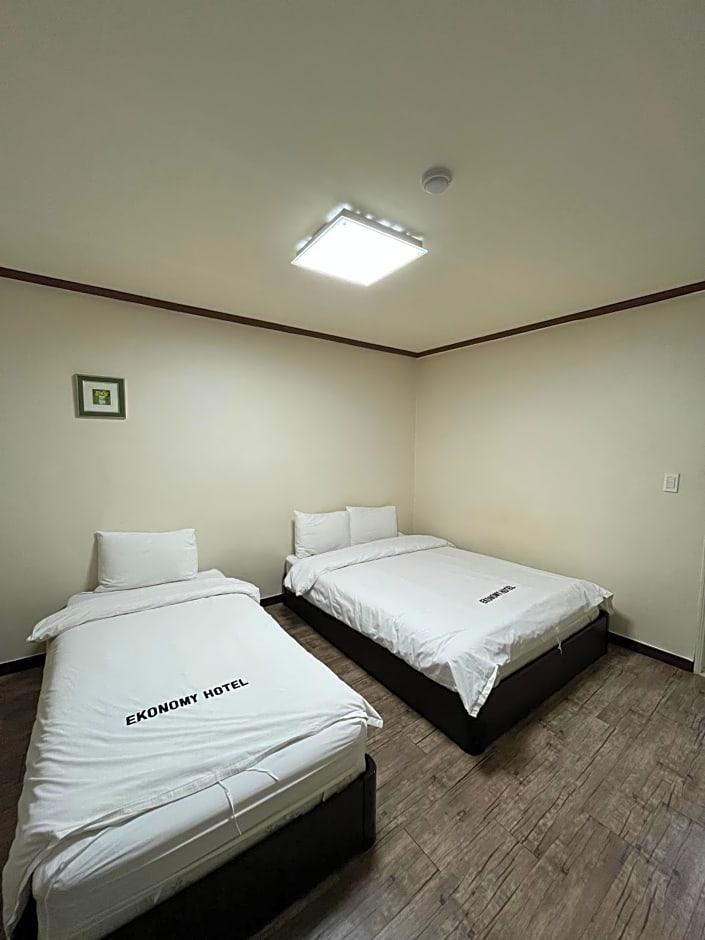 Ekonomy Hotel