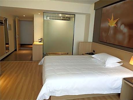 IU Compact U S Bed Room