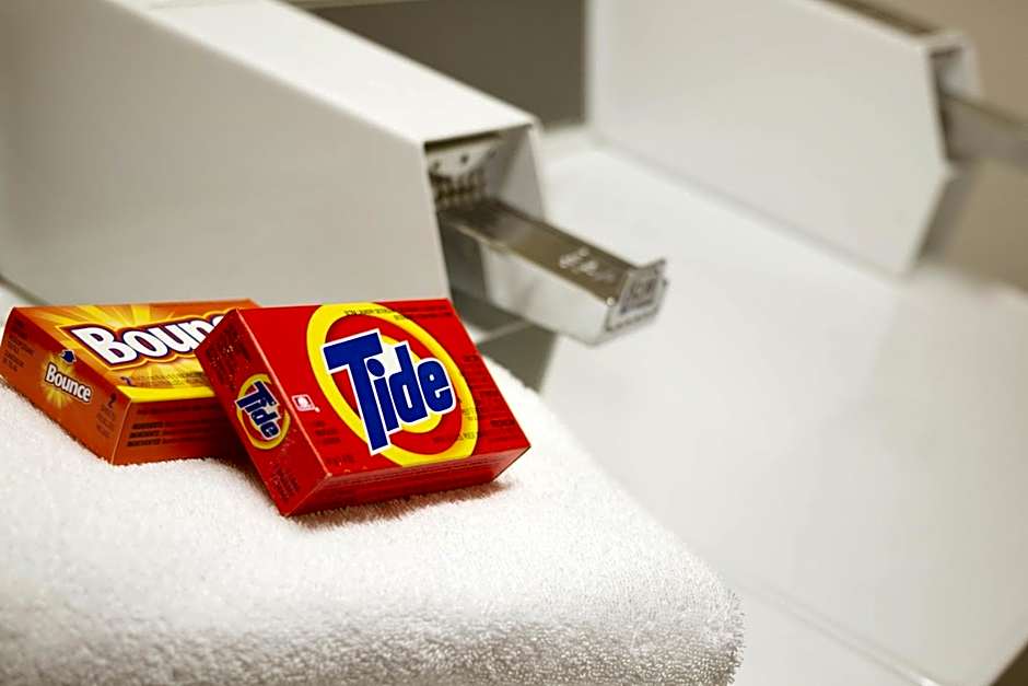 Days Inn & Suites by Wyndham Langley