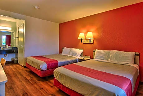 2 Queen Beds | Deluxe, Micfridge