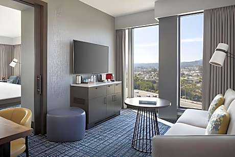 One-Bedroom King Suite